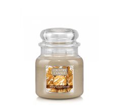 Country Candle – Średnia świeca zapachowa z dwoma knotami Maple Sugar Cookie (453 g)