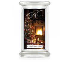 Kringle Candle – Duża świeca zapachowa z dwoma knotami Cozy Christmas (623 g)