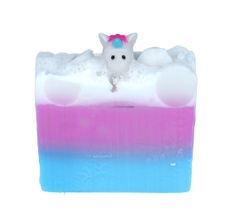 Bomb Cosmetics Rainbows & Unicorns Soap Slice mydło glicerynowe z zabawką 100g