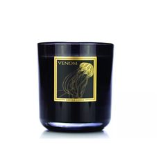 Kringle Candle Black Line Collection świeca z dwoma knotami Venom (340 g)