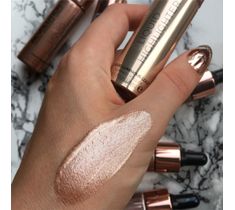 Makeup Revolution Liquid Highlighter – rozświetlacz w płynie Luminous Gold (18 ml)