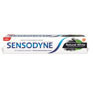 Sensodyne Natural White wybielająca pasta do zębów z węglem aktywnym (75 ml)